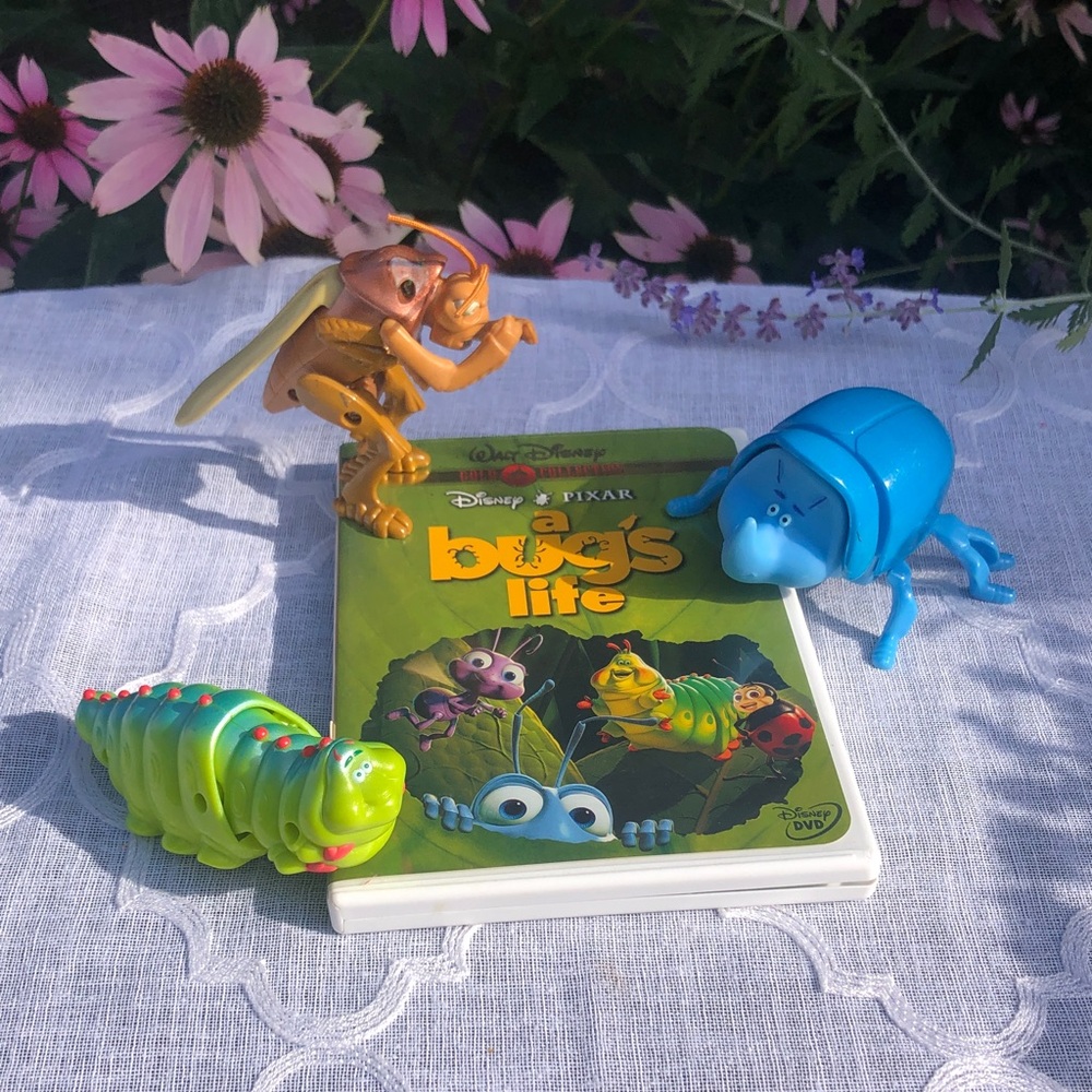 A BUGS LIFE ‘98 - Hopper Heimlich & Dim plastic action figures toys & DVD movie